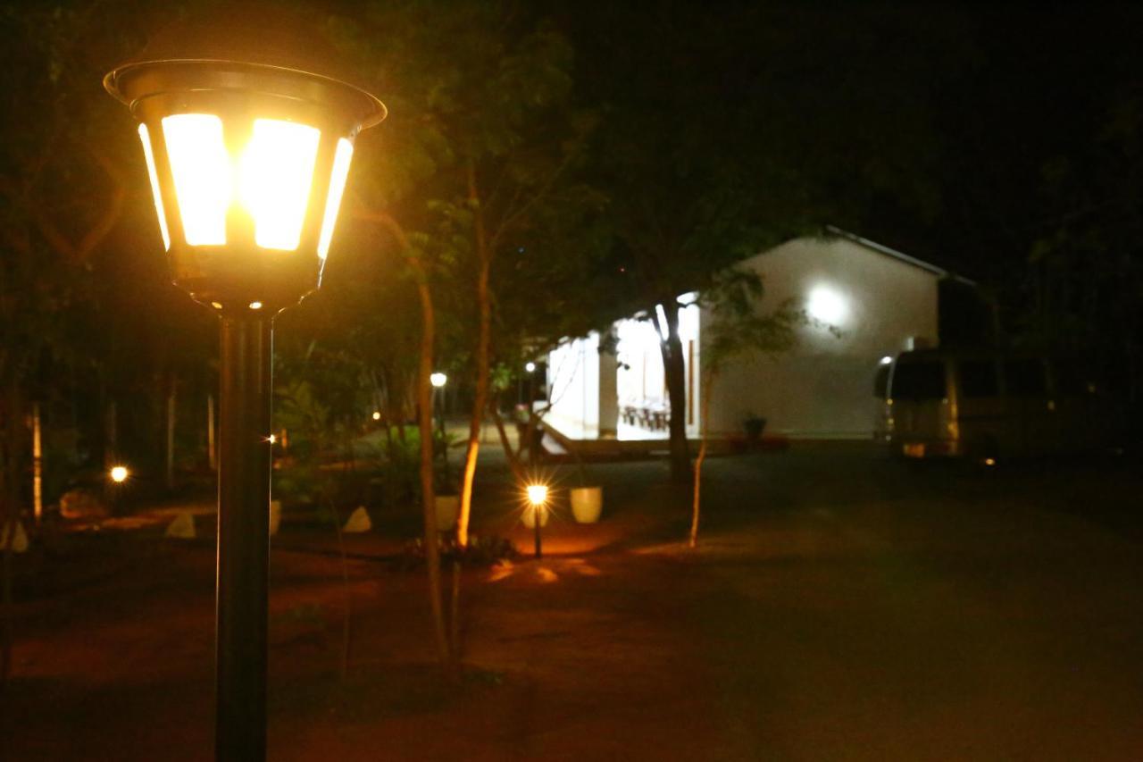 Hotel Amadi Rest Kataragama Zewnętrze zdjęcie