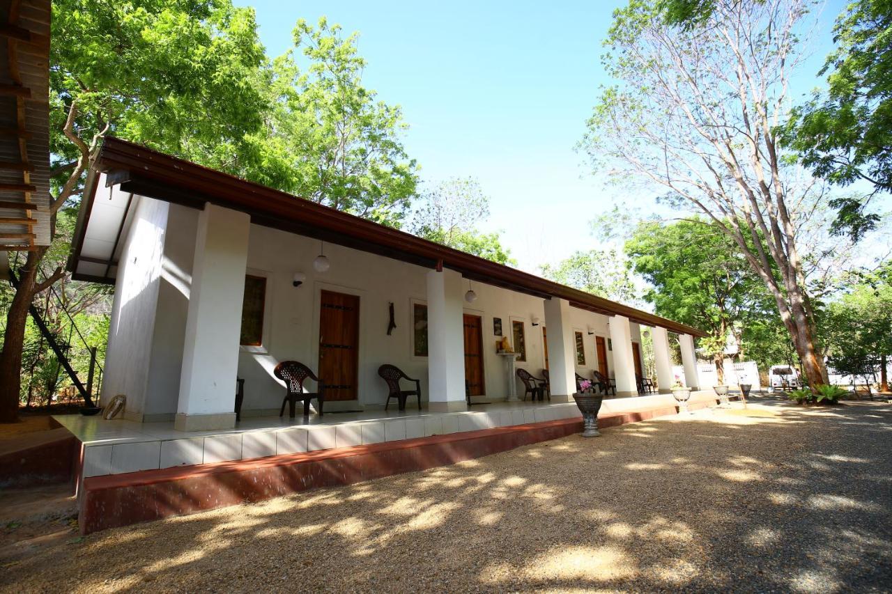 Hotel Amadi Rest Kataragama Zewnętrze zdjęcie